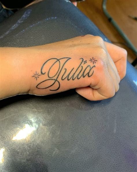 tattoo name on hand